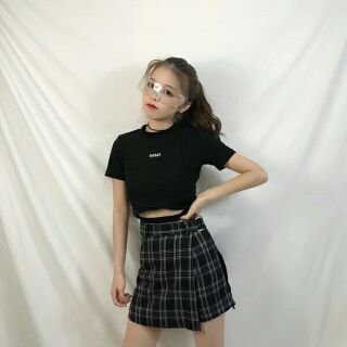 Sét ulzzang quần váy caro kèm áo croptop