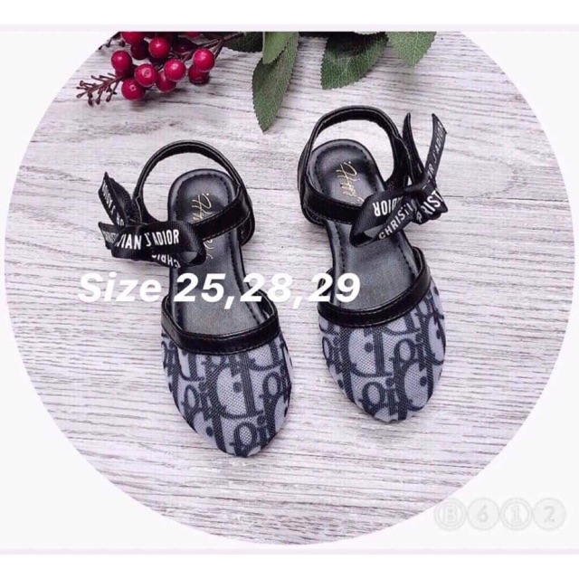 Giày cho bé size 25