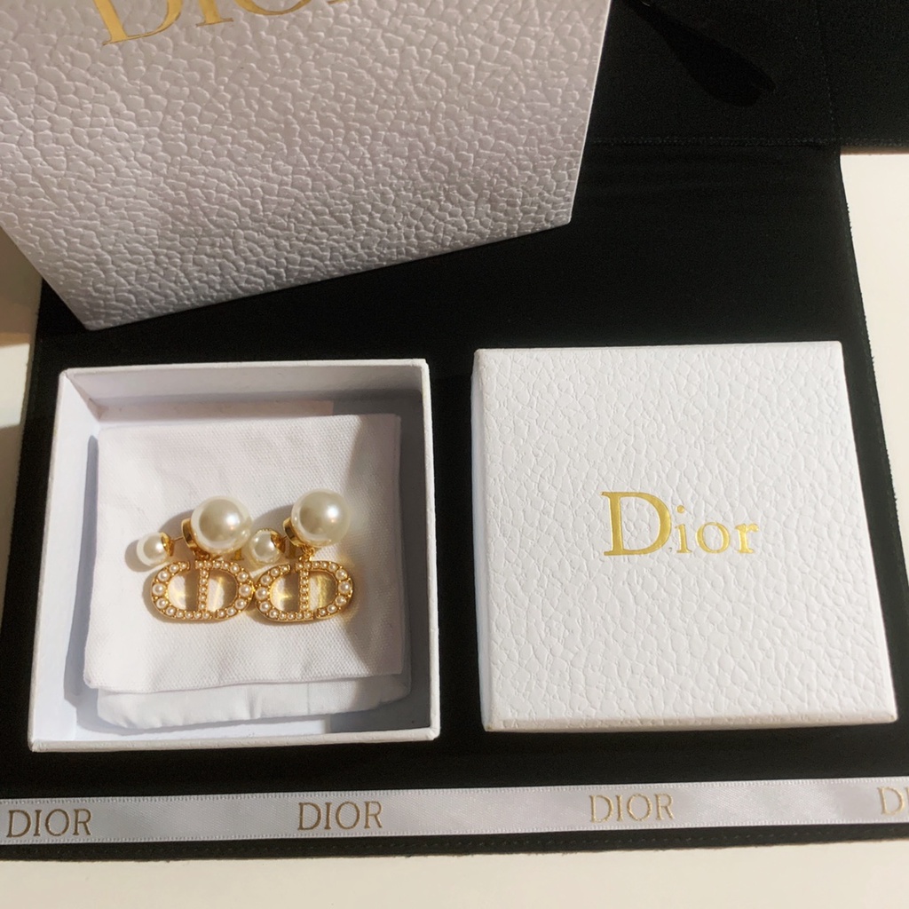 Bông tai ngọc trai Dior CD dành cho nữ Chất liệu đồng thau