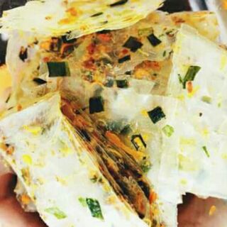Bánh tráng cuộn khô gà