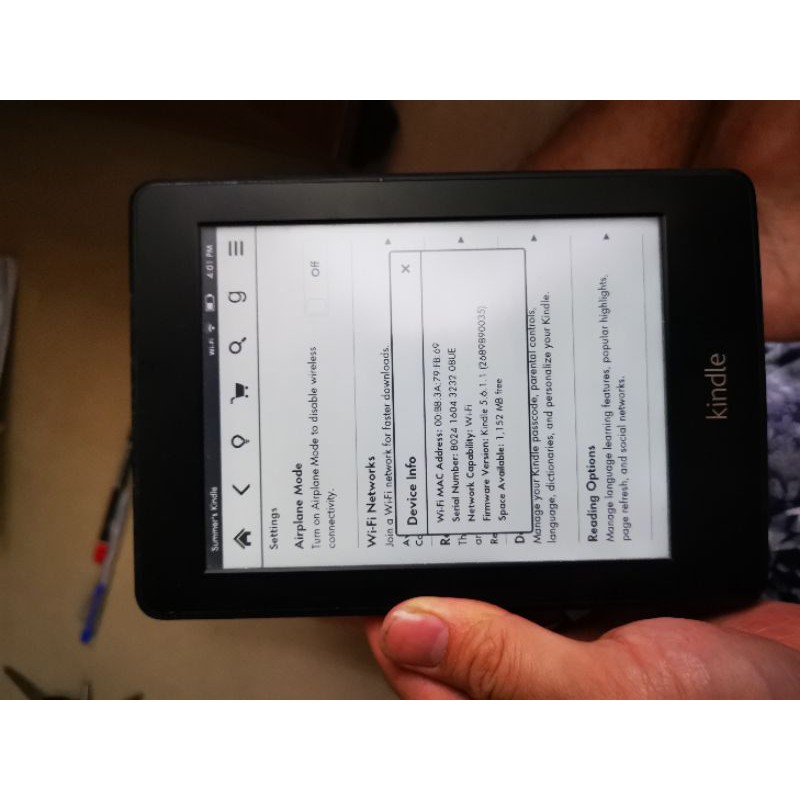 Máy đọc sách Kindle Paperwhite used máy ngoại hình xước xát, có đèn nền | BigBuy360 - bigbuy360.vn