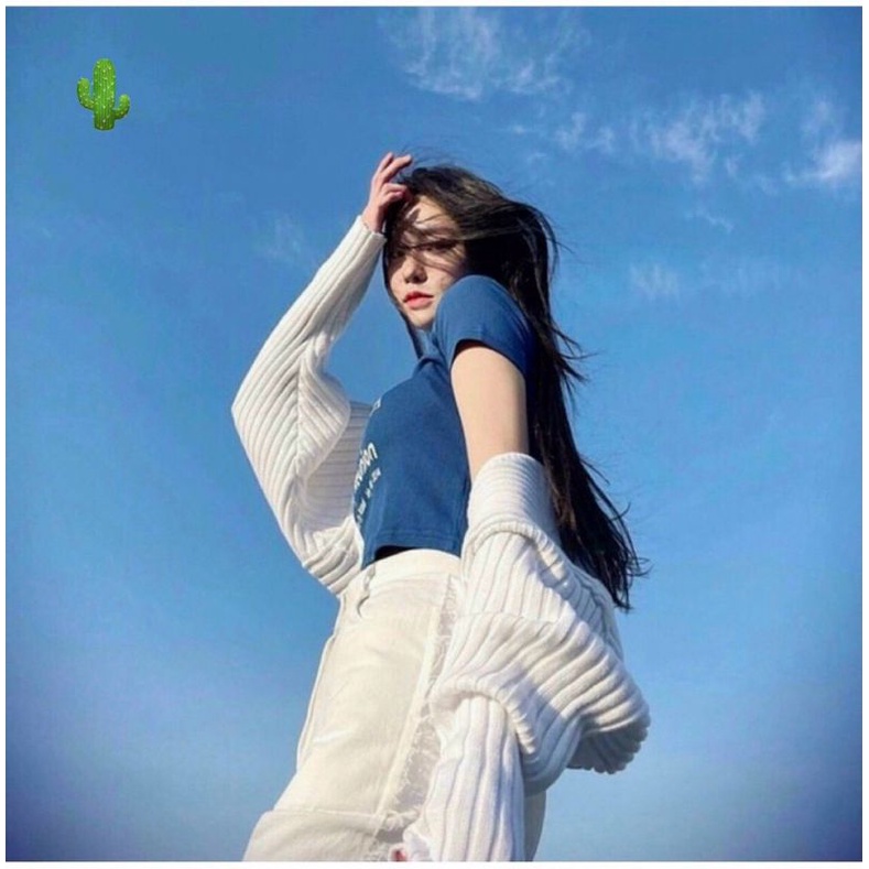 Áo croptop hoạ tiết xanh