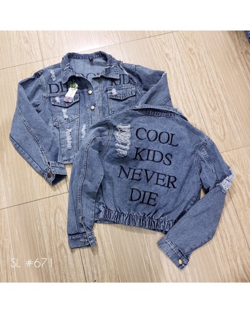 Áo khoác jeans thêu lưng chun mốc rách