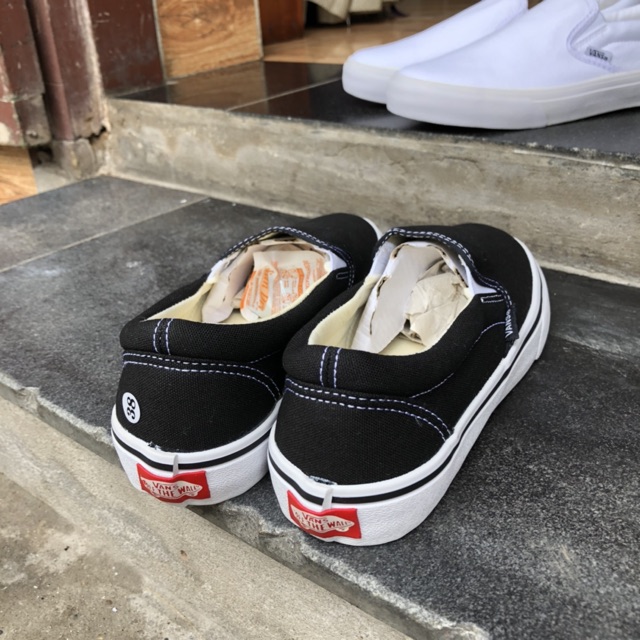 (Full box + Bill) GIÀY SLIP-ON ĐEN TRẮNG