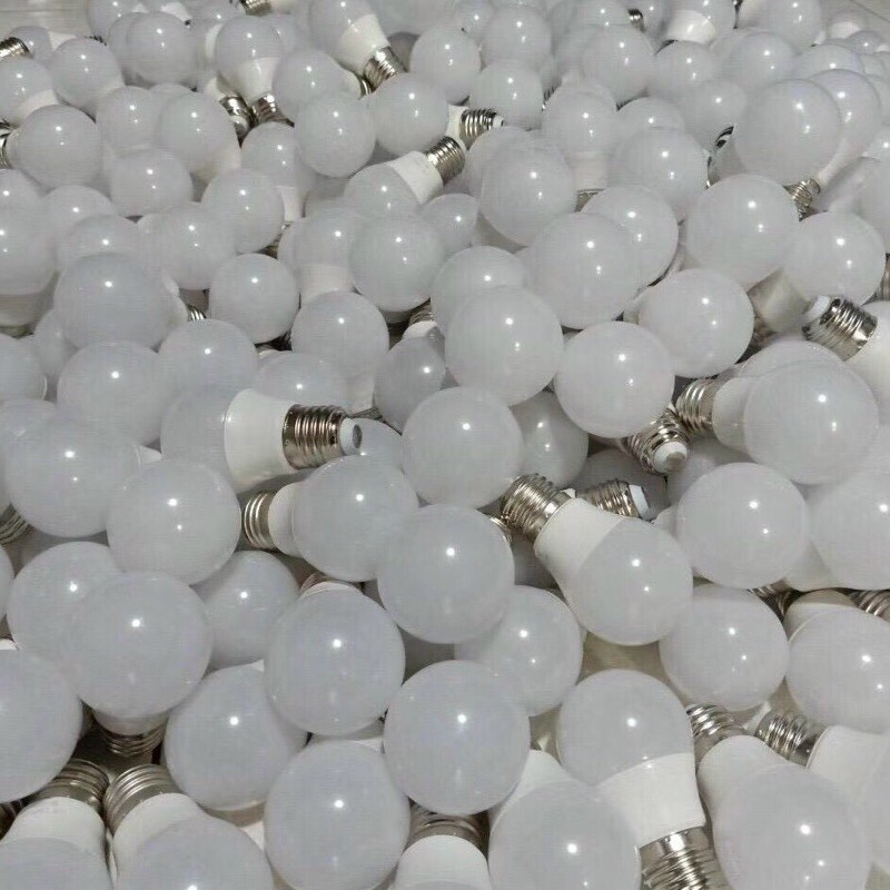 Bóng đèn Led 3W, 5W, 7W, 9W, 12W, 15W đui E27 ánh sáng vàng