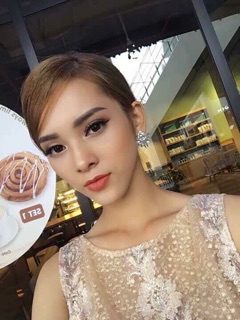 Bông tai đính đá