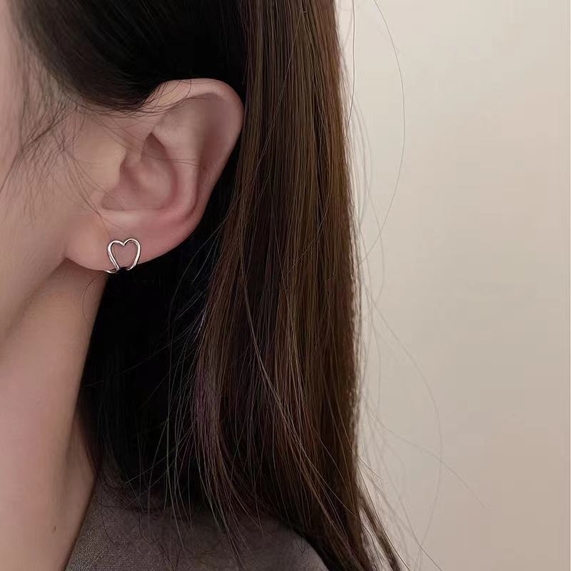 Khuyên Kẹp Tai Hình Trái Tim Đơn Giản Không Xỏ Lỗ Phong Cách Retro Cá Tính Mới Cho Nữ