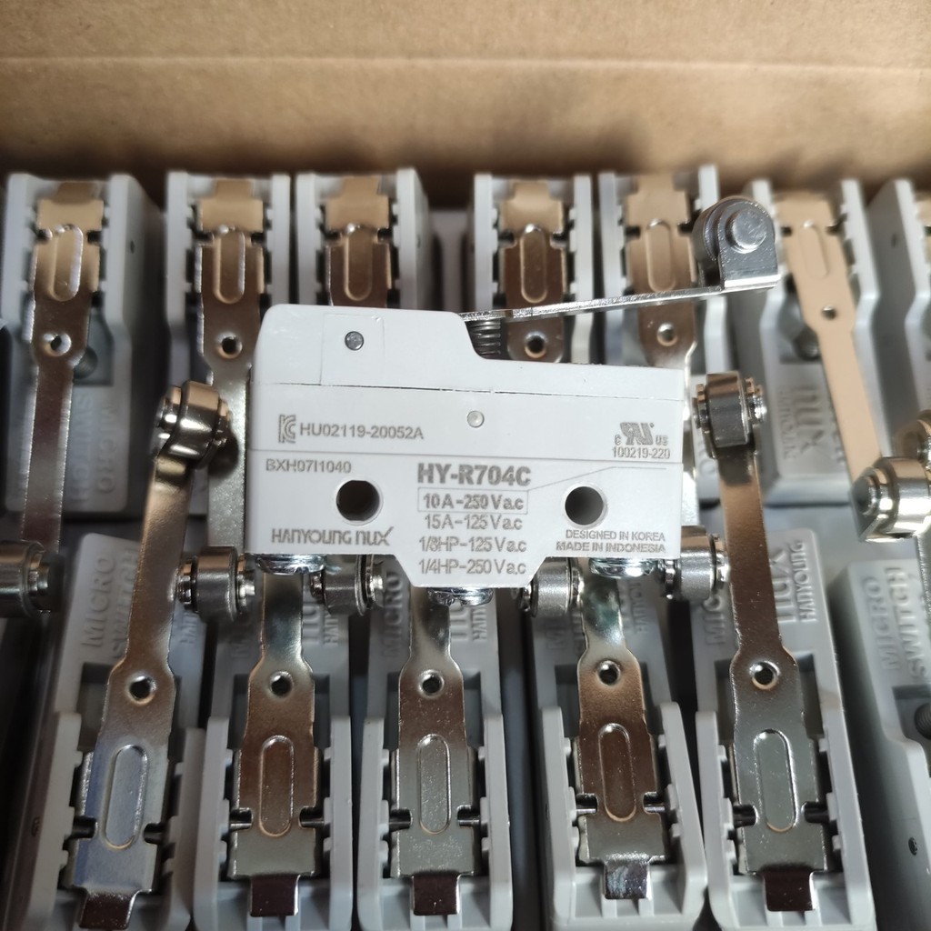 Công tắc hành trình Hanyoung HY-R704A, HY-R704B, HY-R704C, HY-R704-2W