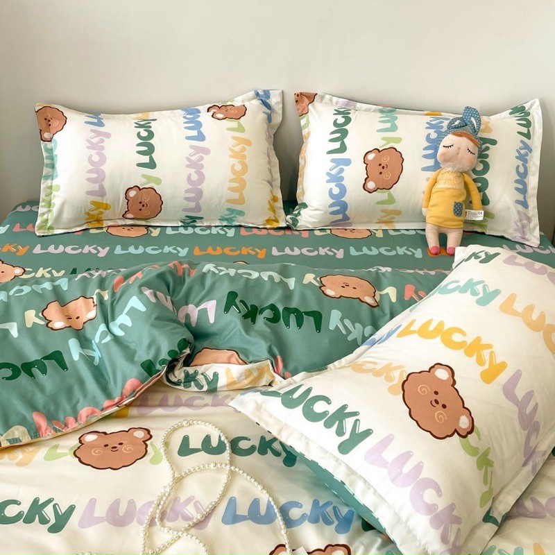 Bộ Drap &amp; Chăn Phao Cotton Poly Gấu Lucki Xanh