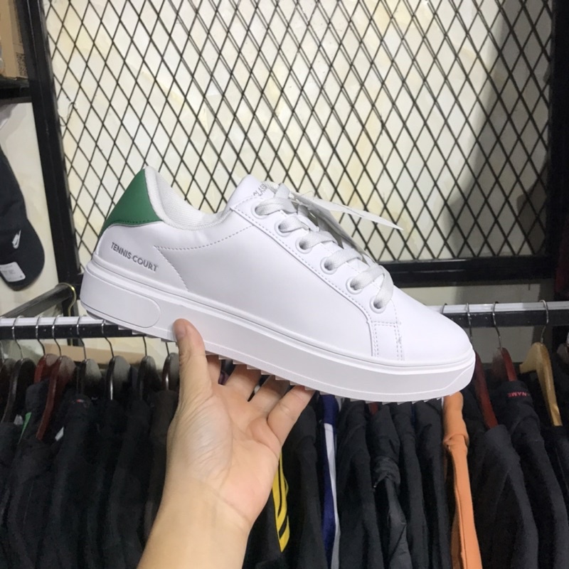 Giày thể thao trắng đế cao gót pha nhiều màu Akcl