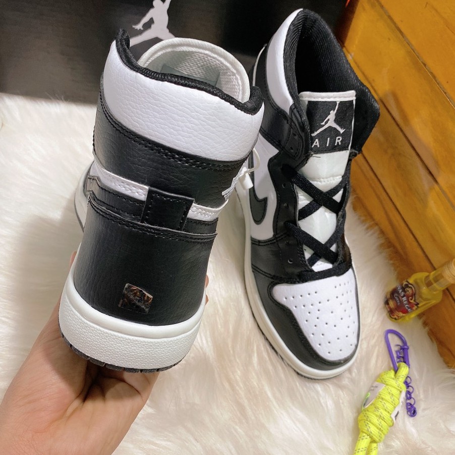 Giày JORDAN 1 PANDA Cao Cổ ⚡️FULL BOX BILL⚡️ Giày 𝐉𝐨𝐝𝐚𝐧 JD1 Đen Trắng Cổ Cao, High Panda Trẻ Trung Nam Nữ 2021 | BigBuy360 - bigbuy360.vn