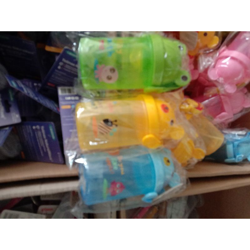 bình hút nước cho bé