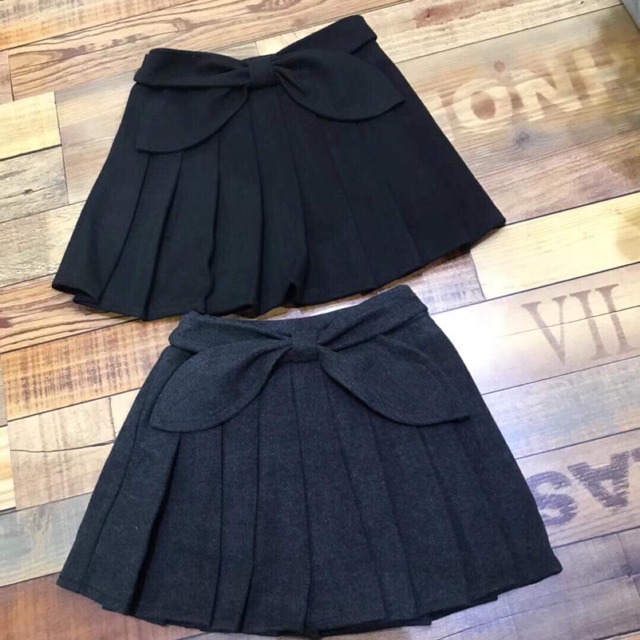 Chân váy dạ xếp ly