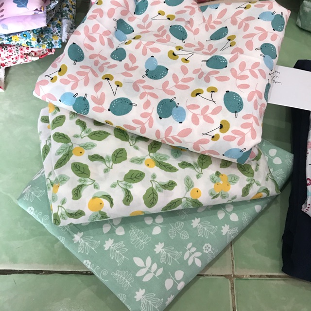 vải thô mặt lụa hình hoa lá