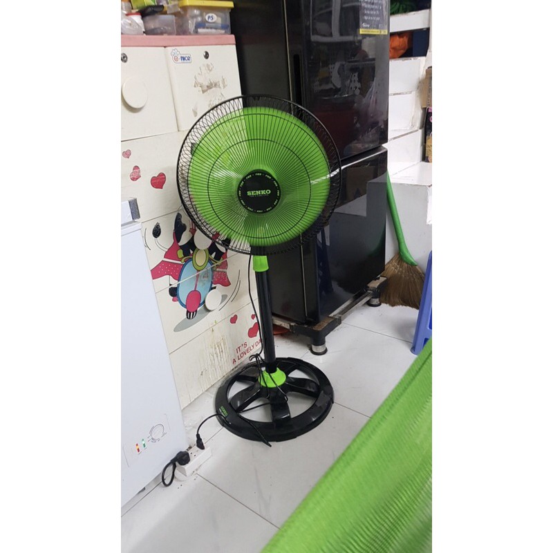 Quạt đứng công nghiệp 4.5 tấc Senko DCN1806