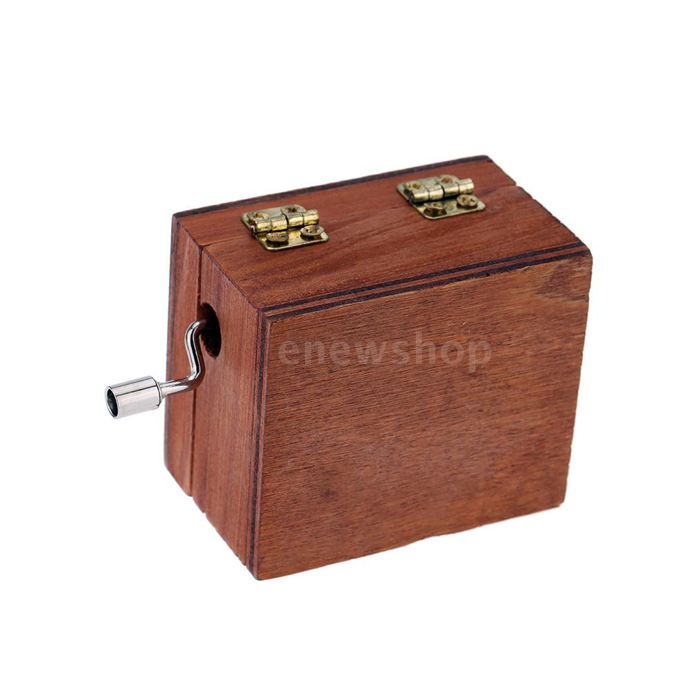 Hộp nhạc bằng gỗ phong cách cổ điển dùng để trang trí nội thất độc đáo | BigBuy360 - bigbuy360.vn