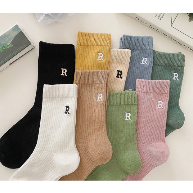 Vớ Tất chữ R cổ cao Nam Nữ phong cách thể thao, trẻ trung, năng động.