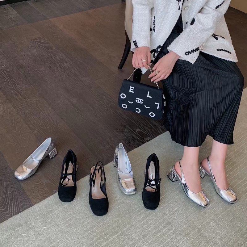 Giày hở gót mũi tròn đế to Prada mã mới nhất 2022