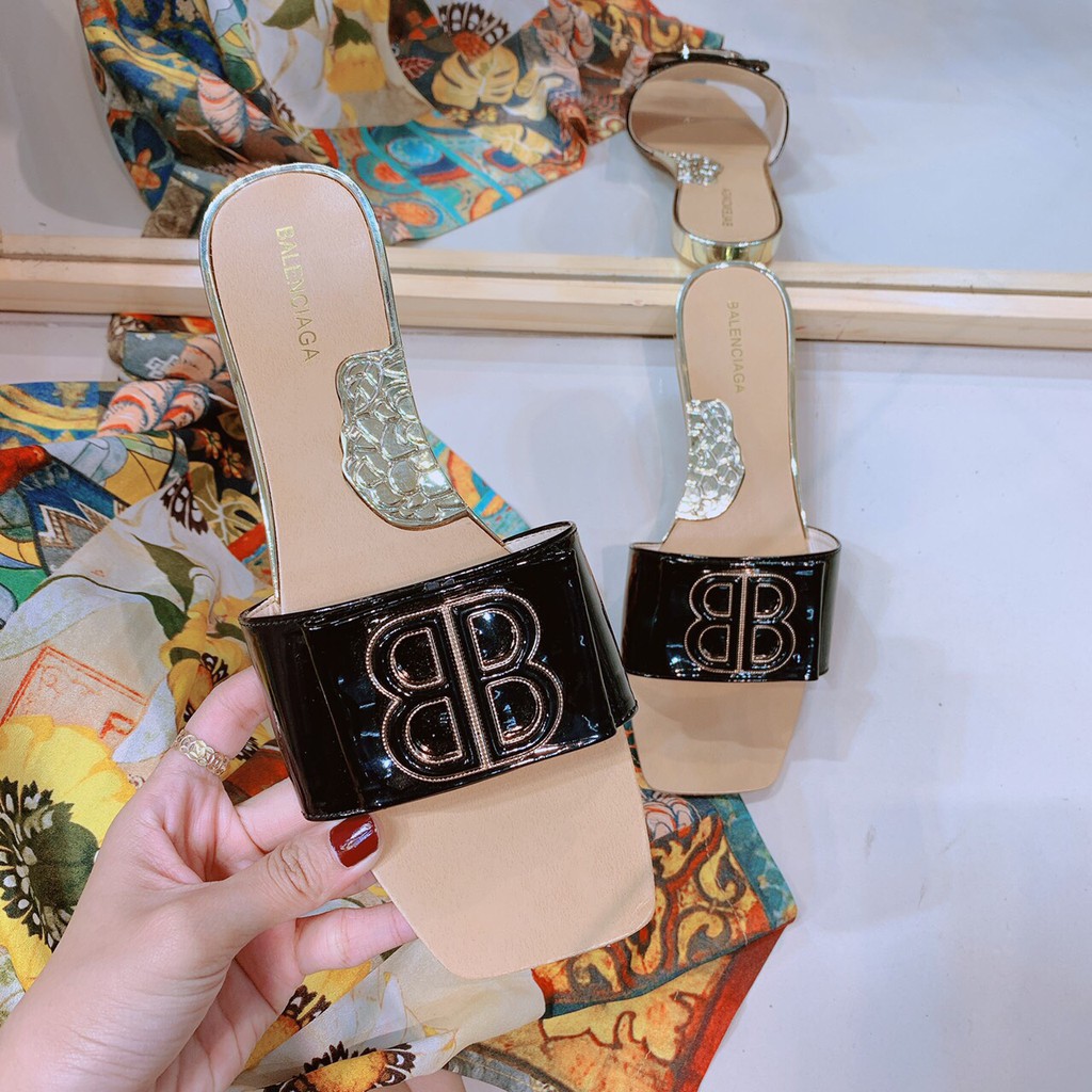 Dép đế gỗ khóa BB mũi vuông