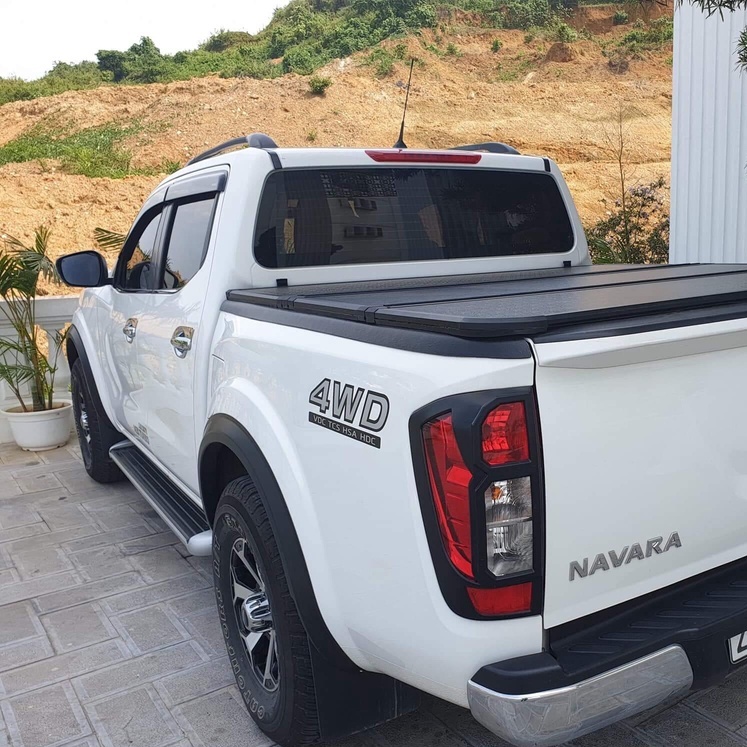 Cua Lốp Nissan Navara Np 300 Mẫu Nhỏ Đen Trơn 2021-2021