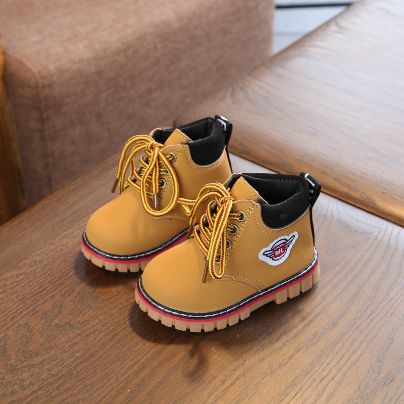 Đôi giày bốt cổ cao thiết kế sành điệu thời trang mùa đông cho trẻ em