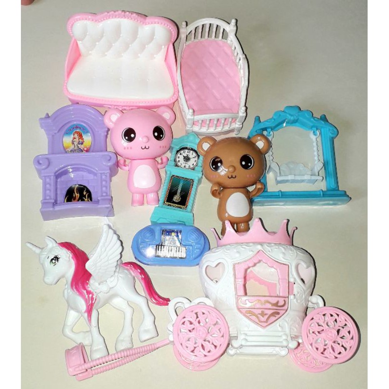 Sét Đồ chơi Nội thất và xe ngựa của công chúa Bạch Tuyết bằng nhựa rất đẹp