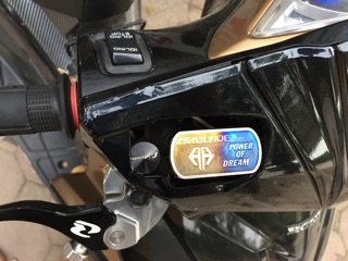 nắp dầu titan xe air blade