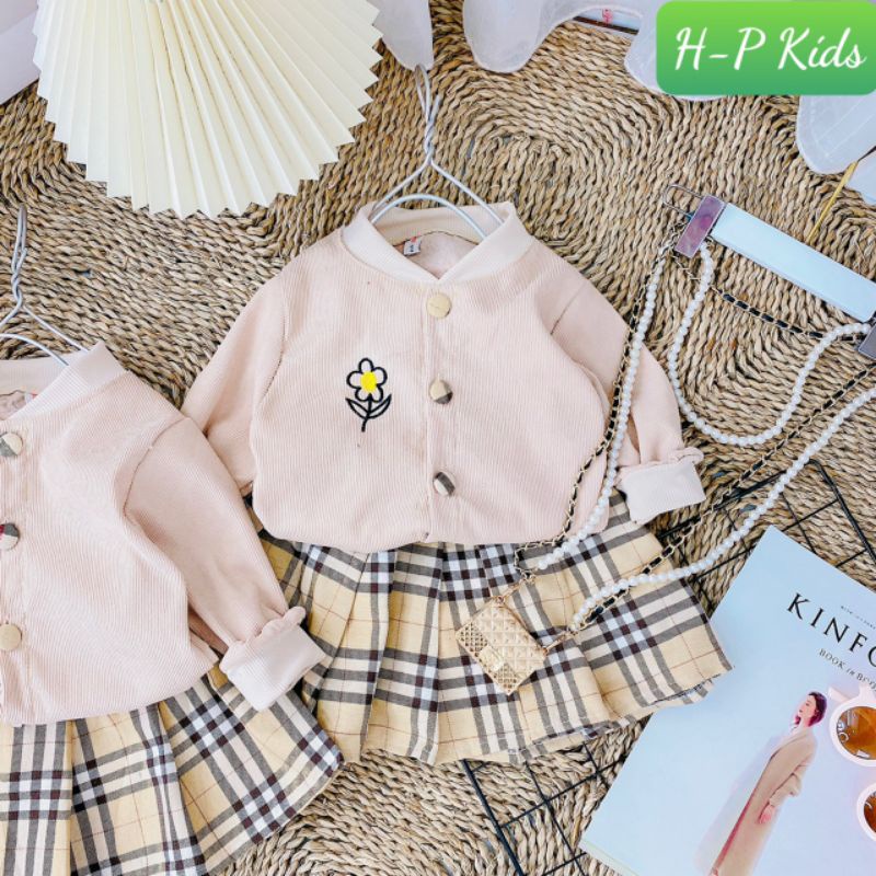 [Xả hàng] Set 2 chi tiết gồm váy kẻ xếp ly kèm áo cài cúc nhung tăm mềm mại, Set váy kẻ áo thu đông cho bé gái