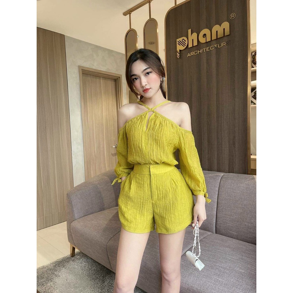 Sét bộ nữ áo cổ yếm trễ vai xinh xắn kèm quần đùi năng động