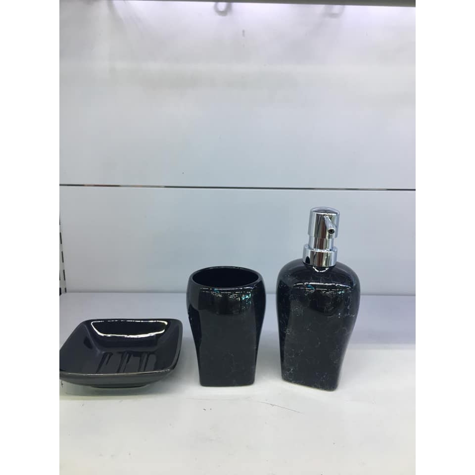 Bộ dụng cụ nhà tắm Lock and Lock