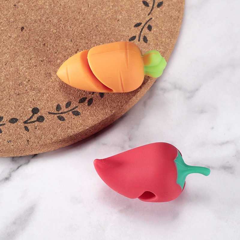 1 Kẹp Nhấc Nồi Chống Tràn Chịu Nhiệt Hình Đùi Gà/Cà Rốt Dễ Thương