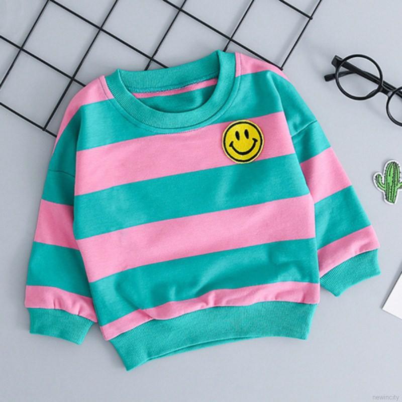 Áo thun sọc ngang cổ tròn dài tay và Quần jeans cho bé