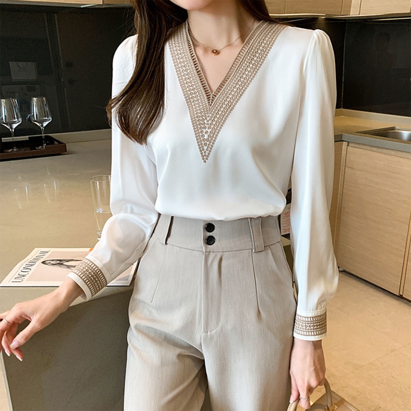 Áo Nữ Tay Dài Phối Ren Cổ Chữ V Thời Trang Quyến Rũ
