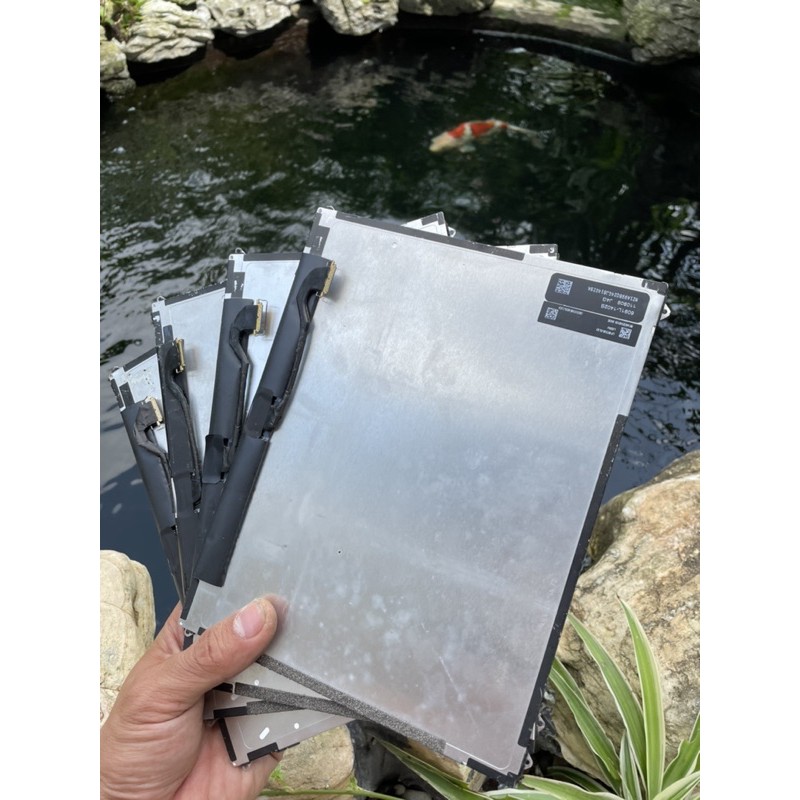 màn hình ipad 2 chân sạc to giống iphone 4 | BigBuy360 - bigbuy360.vn