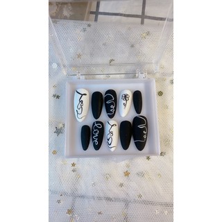 Nail Box móng up trắng đen cá tính