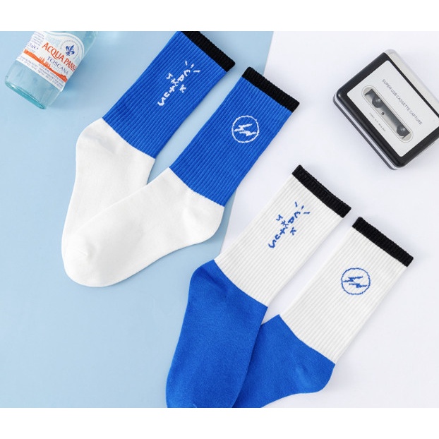 Vớ Travis Scott Nam Nữ phong cách thể thao, trẻ trung và năng động.