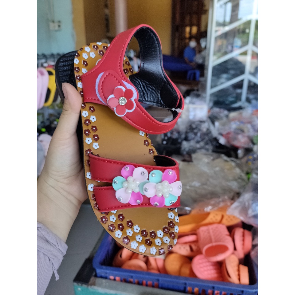 Giày Sandal quai hậu cho bé gái hoạ tiết Hoa đính đá đi học Viễn Thông siêu bền