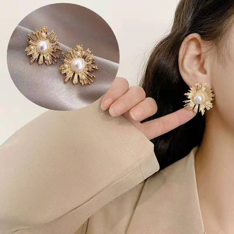 925 Kim bạc revintage Hong Kong wind golden pearl earrings net màu đỏ tính cách phóng đại bất thường của mặt trời với Kim cương đinh