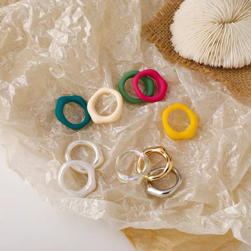Nhẫn nhựa vintage hottrend