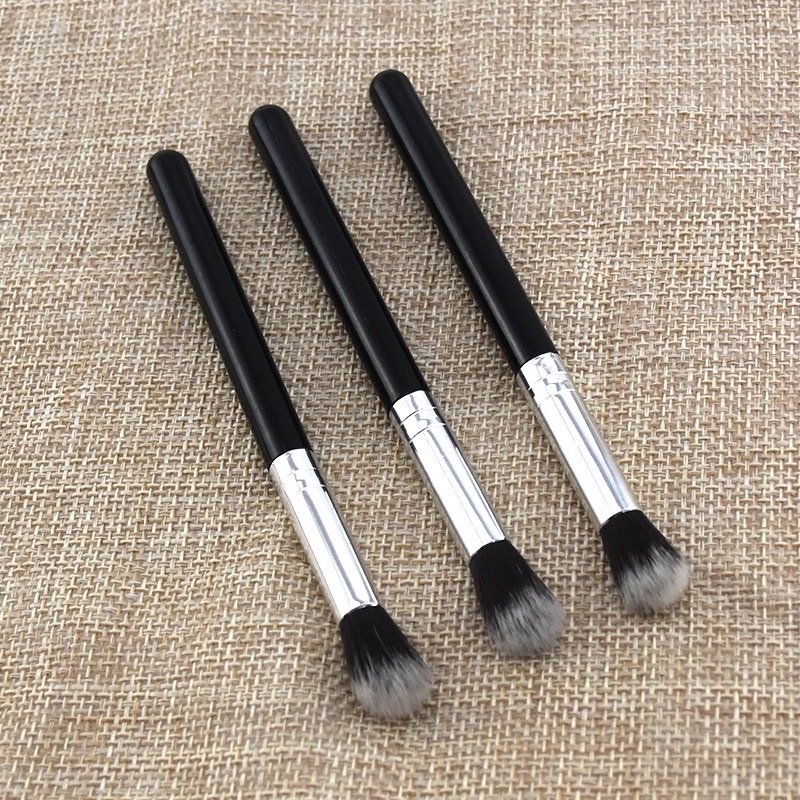 Cọ đánh phấn mắt,highligh màu đen CM