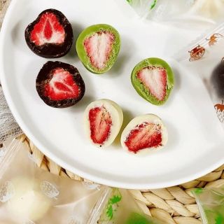 [SIÊU HOT]Kẹo Socola Bọc Dâu Tây