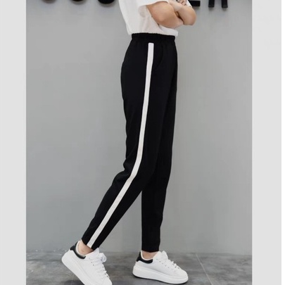 Quần thể thao nữ dáng baggy phối 1 viền kẻ sọc trắng có túi dây rút cạp chun co Dãn chất vải umi dày màu đen mặc đi học