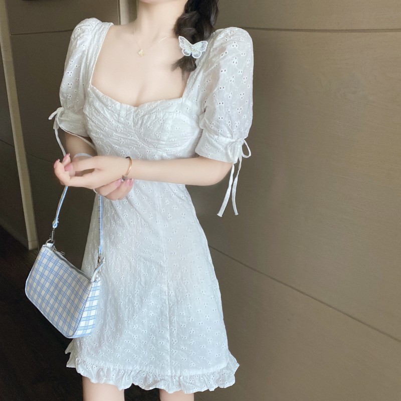 Đầm trắng nữ Emilyshop dáng xòe tay ngắn midi