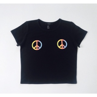 Áo croptop đen in logo vnxk