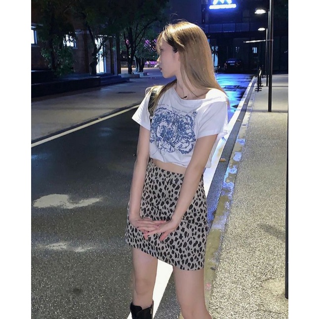 SET CROP PULL HÌNH LỆCH VAI Và  CHÂN VÁY BEO
