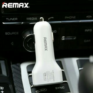 Củ sạc ô tô 3 cổng USB 3.6A Remax Jian CC-301