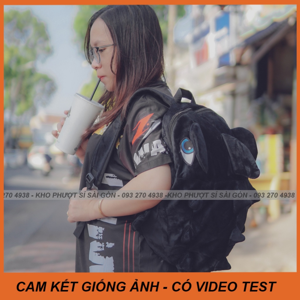 CÓ VIDEO - Balo khủng long vải dạng nhung lông thú bông mịn màu xám đựng mũ bảo hiểm - đi học siêu cute