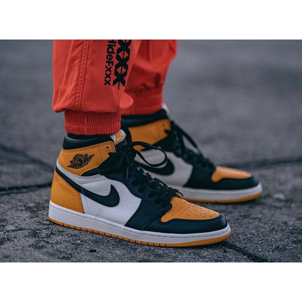 Giày Jordan 1 High OG 🔴CHÍNH HÃNG🔴 Nike Air Jordan 1 Retro High OG Taxi Yellow Toe  - Simple Sneaker