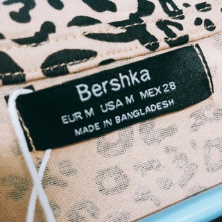 Áo bershka auth size M ( có ảnh thật )