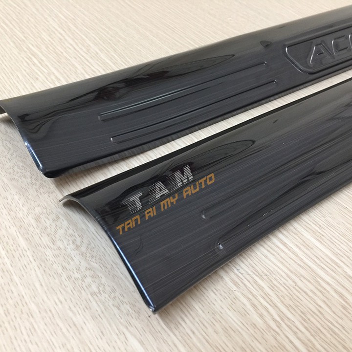 Ốp bậc cửa xe Accent, ốp bậc cửa titan full 8 miếng